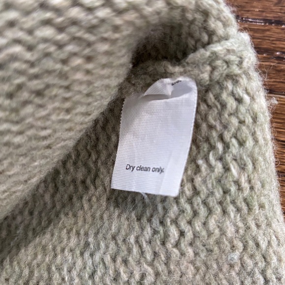 J. Crew womens
green Crewneck Sweater size large - Picture 4 of 5